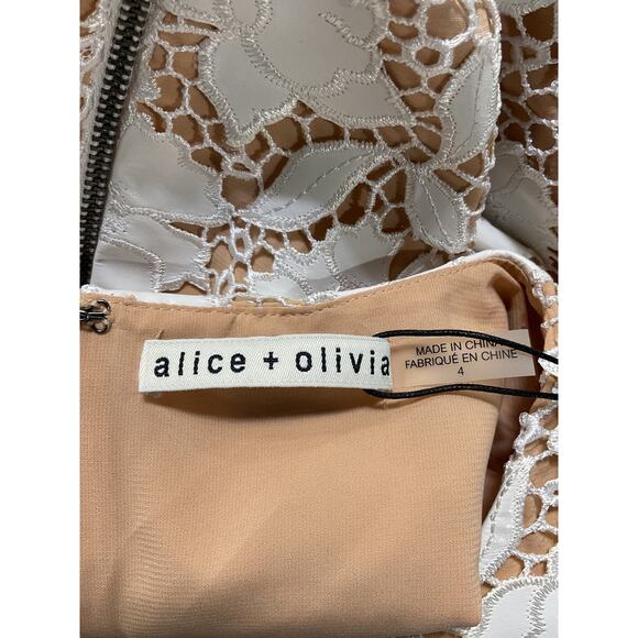 Olivia Lace Off White Clyde Shift Dress Size 4 NWT - Picture 4 of 5